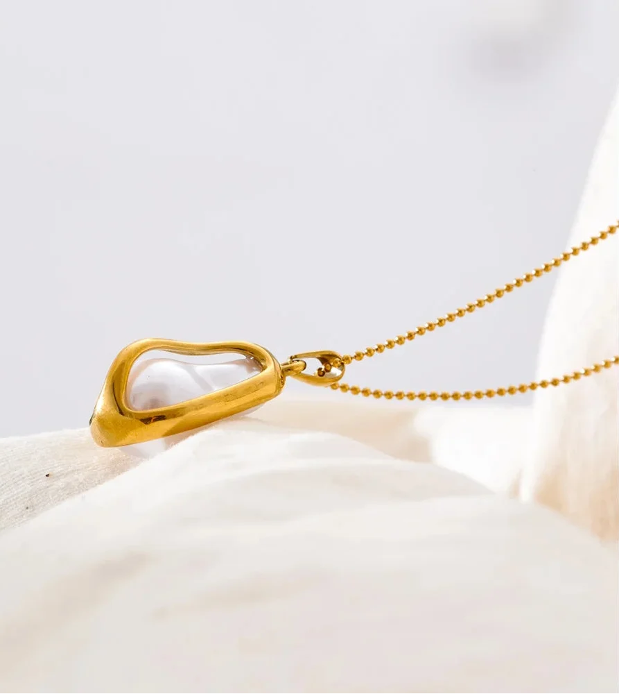 Y2K Chic Simulated Pearl Pendant Necklace