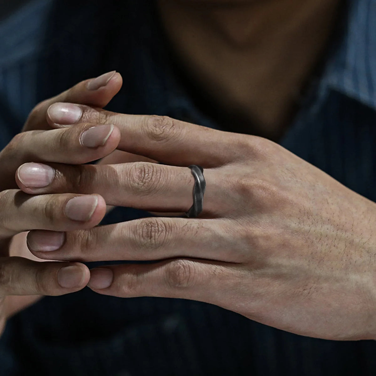 Abstract Y2K Twisted Ring