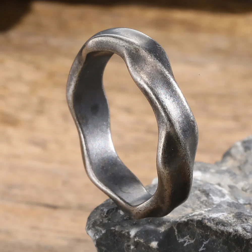 Abstract Y2K Twisted Ring