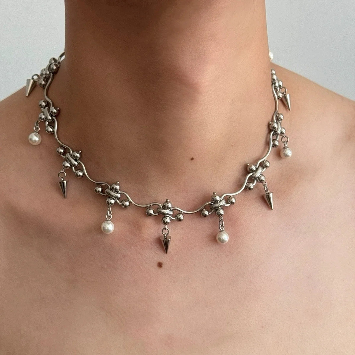 Punk Y2K Chandelier Pearl Metal Rivet Necklace