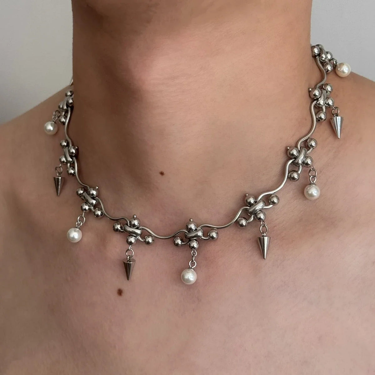Punk Y2K Chandelier Pearl Metal Rivet Necklace