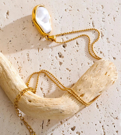 Y2K Chic Simulated Pearl Pendant Necklace