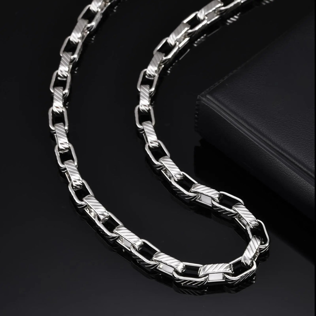 Y2K Embossed Rectangle Chain Necklace