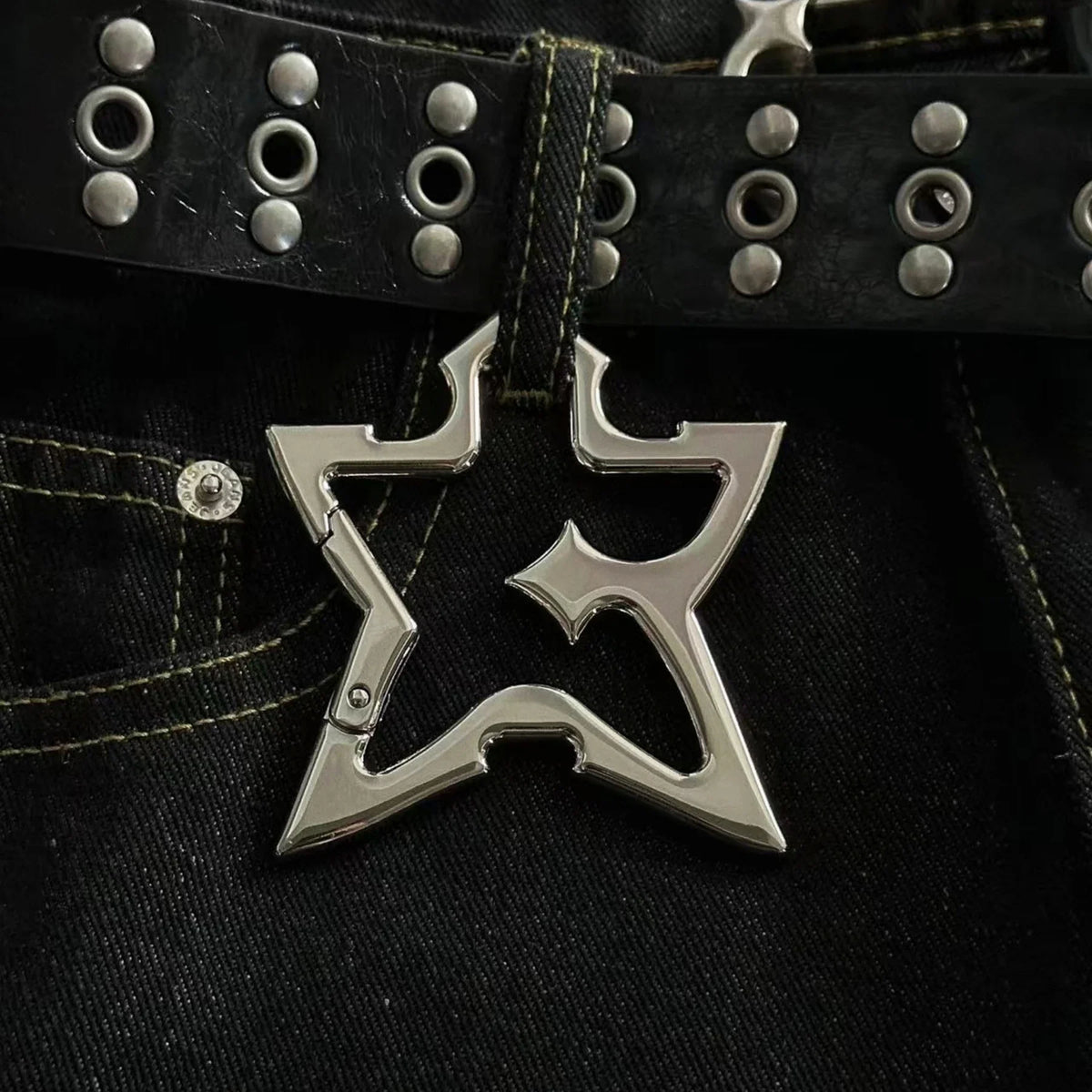 Y2K Pointed Star Belt Loop Carabiner Keychain