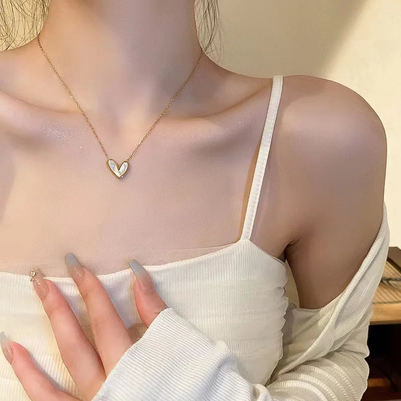 Y2K Vintage Elegant Abstract Love Heart Pendant Necklace